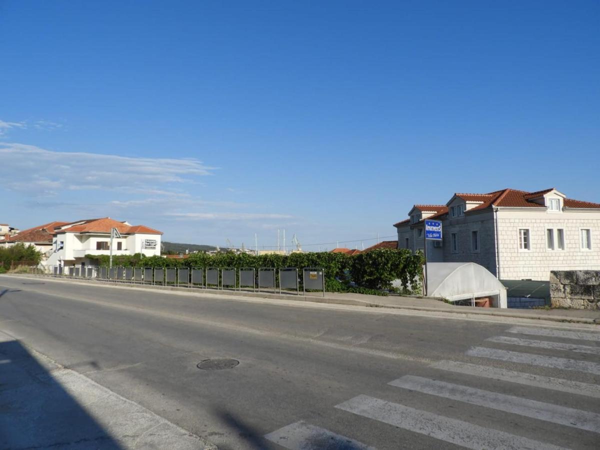 Villa Bilota Traù Esterno foto
